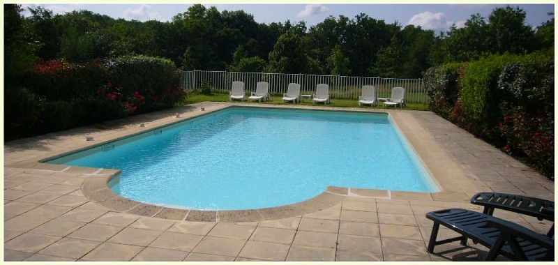 Domaine de la Roseraie piscine