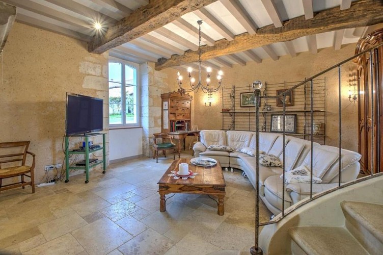 salle-séjou-moulin-de-villeverneix