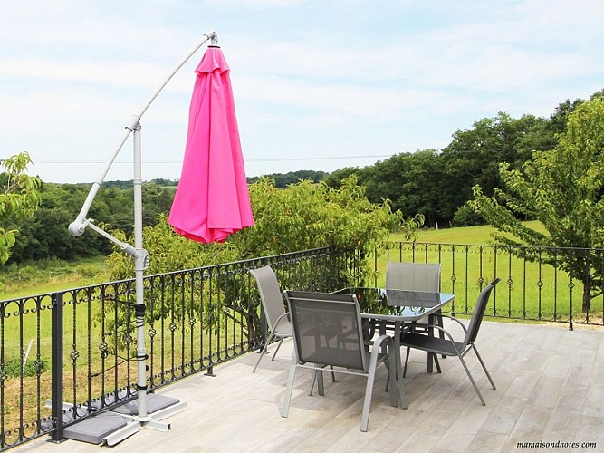 domaine-pouzelande-perigord-gite-terrasse-jasmin