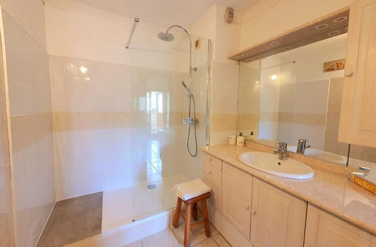 06-LePoulailler_SDB2