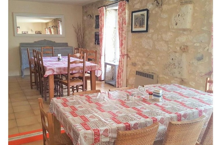 03-LaGrandeMaison_SalleAManger