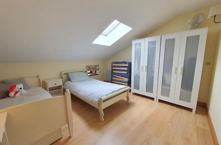 08-LaGrandeMaison_Chambre2