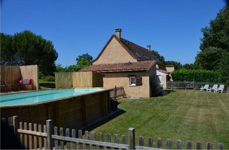 Gite LES AMANDIERS Eyraud Crempse Maurens