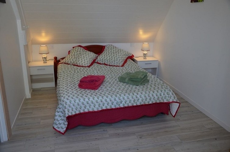 18chambre-lit-140-etage-grand-web