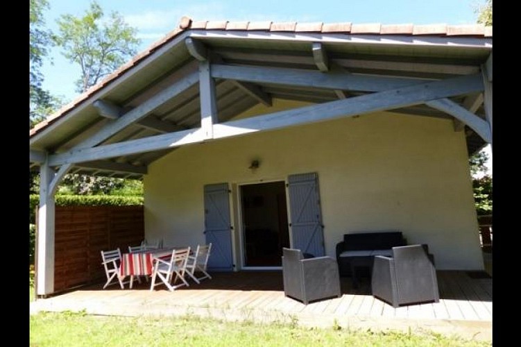 Maison avec jardin clos ombragée