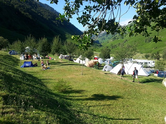 Gîte de Lhers - Aire naturelle de camping et ses 25 emplacements