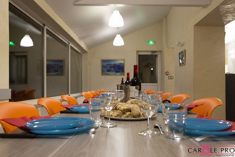 Ferme-Landran-gite-de-groupe-table-ordiarp64130--Copier-MODIFF