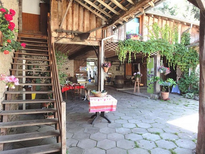 Gîte biscar - Arbus - terrasse couverte