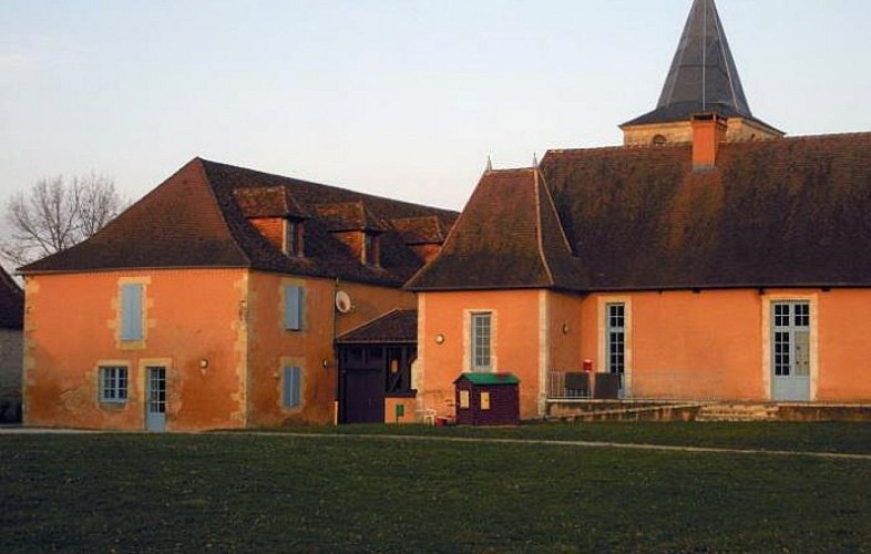 24G24010-440-690--4-