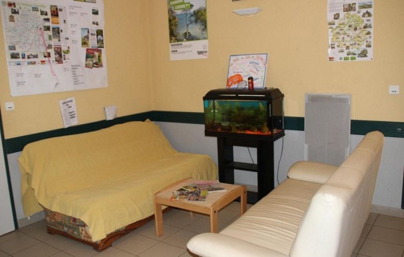 24G24010-440-690--3-