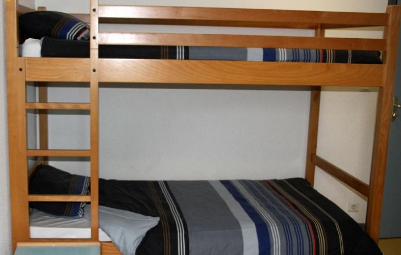 24G24010-440-690--2-