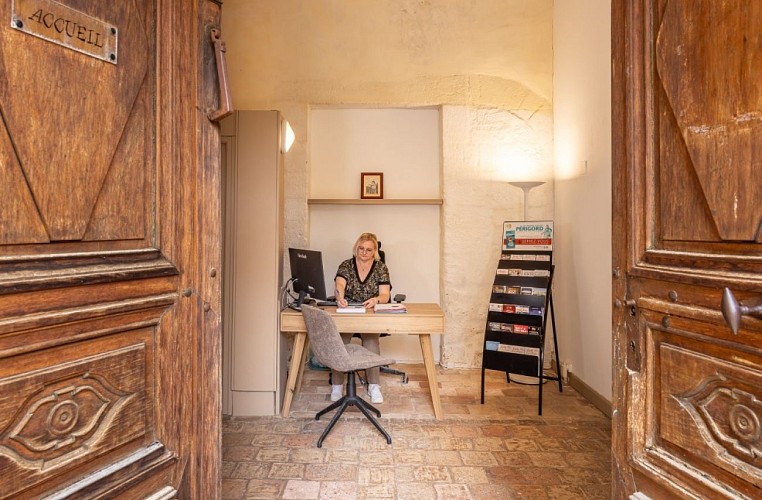 FS6A5084- Auberge de Cadouin - Web@Déclic&amp;Décolle