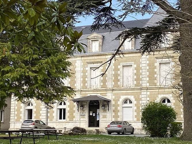 bourgougnague-mfr-facade