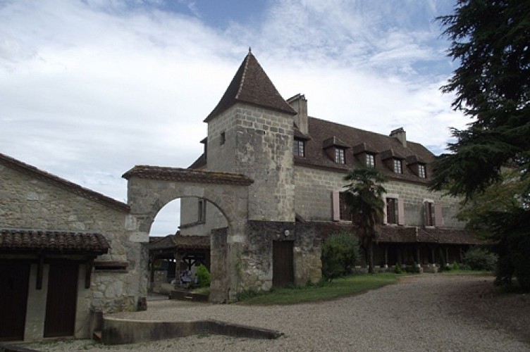 CHATEAU DE LAUQUERIE