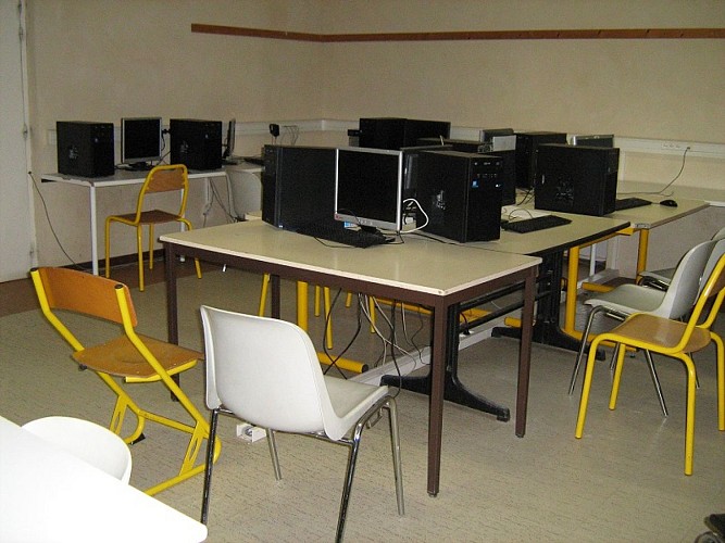 mfr-miramont-cuisine-salle-informatique