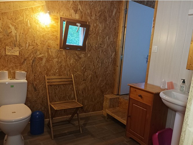 tournonzen_dortoir_salle_de_bain