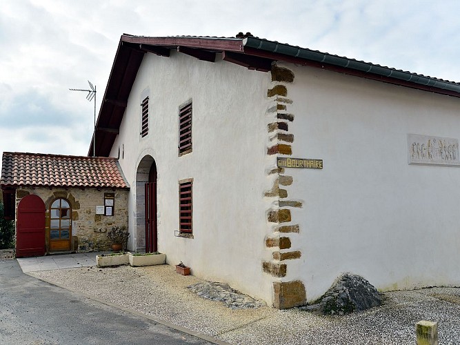 Gite Bourthaire - entree