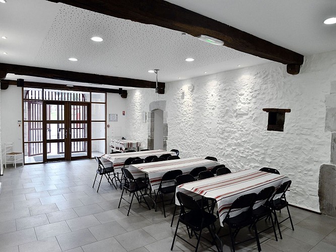 Gite Bourthaire - grande salle