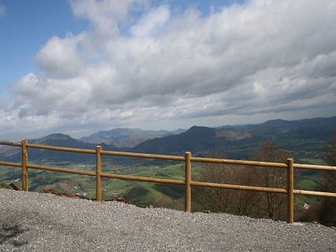 Gite-Kayola-montagnes-superbe-vue-2