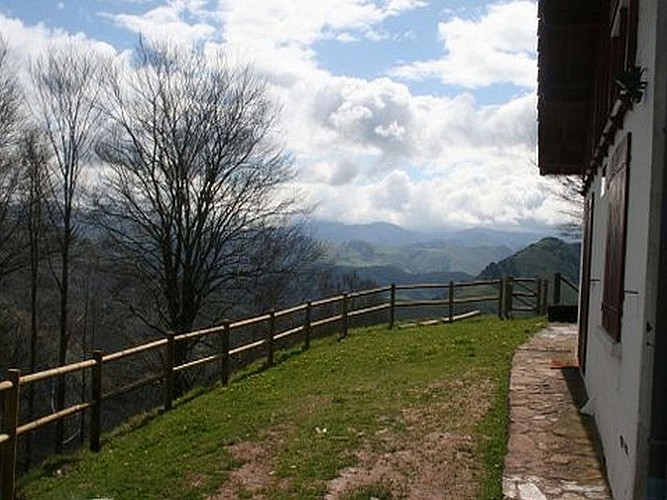 Gite-Kayola-vue-montagnes-2