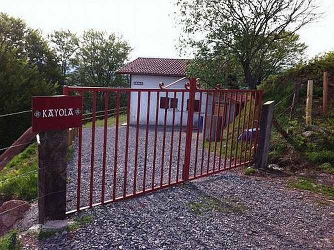 Gite-Kayola-portail-entree-2