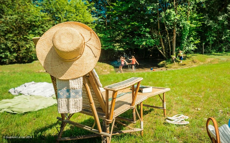 2015-Domaine-des-deux-eaux-dans-le-jardin-Meuble-de-tourisme-GUENOLE-LEGALok