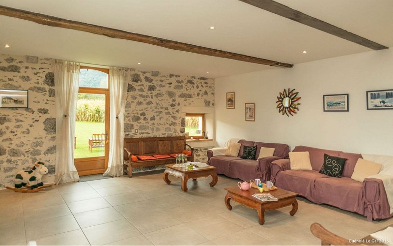 2015-Domaine-des-deux-eaux-salon-Meuble-de-tourisme-GUENOLE-LEGAL - 2014-2017-ok