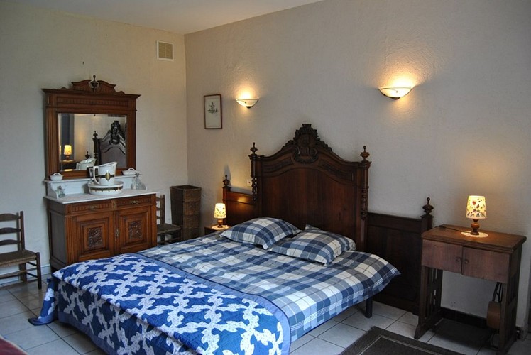 la source de peyssou - les cèpes - la chambre 2 personnes