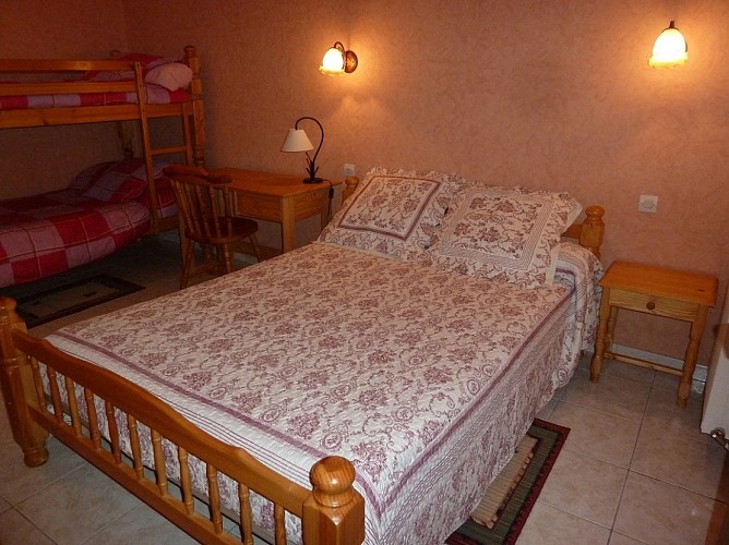 ch-hotes-buisson-st-geraud-chambre1
