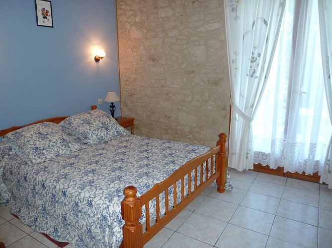 ch-hotes-buisson-st-geraud-de-corps-chambre3