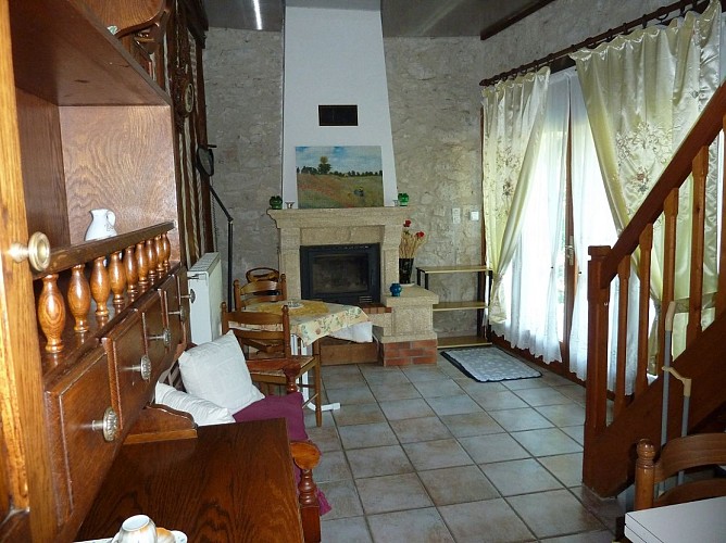 ch-hotes-buisson-st-geraud-de-corps-coin-cuisine2