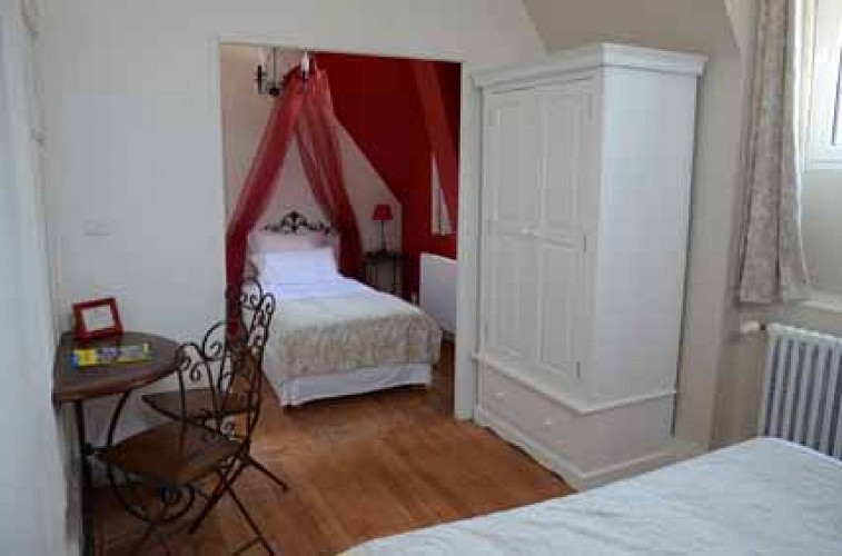 LE MANOIR DE SANILHAC