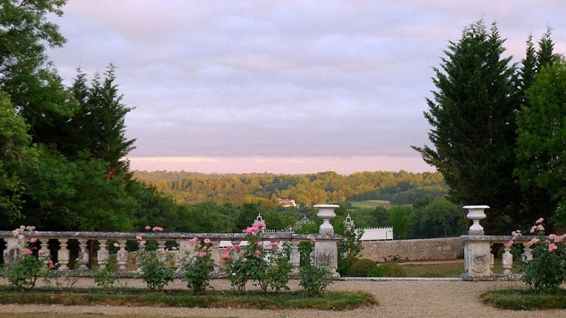 chateau de lannet vue sur village