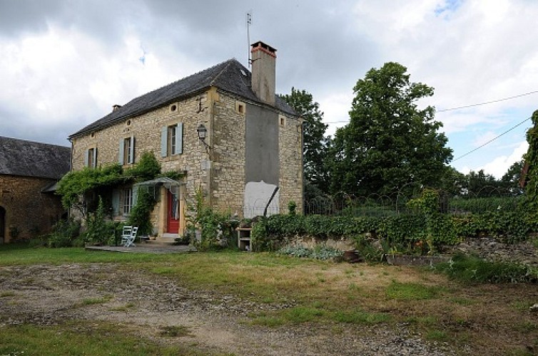 2-Maison-exterieure-redim