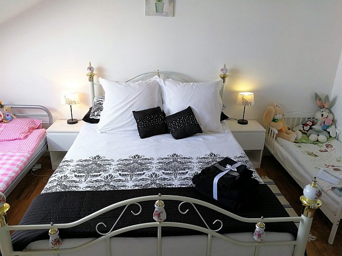 image (112) (Medium)