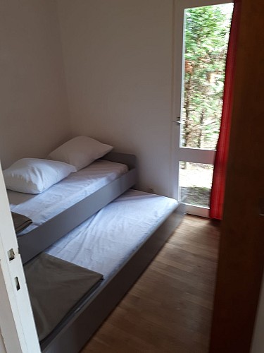 LEON-Collombat-ch-2-lits