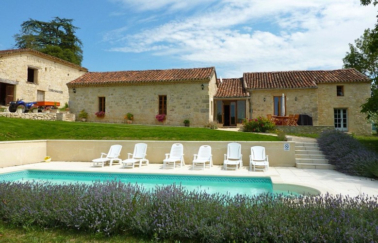 giteleshirondelles-chateaudelabatut-bon-encontre-destintation-agen-tourisme