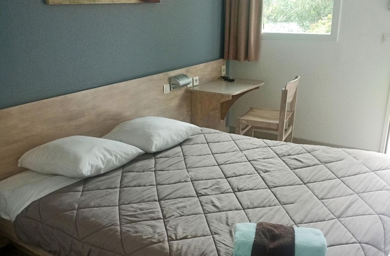 hotel montaigne  chambre 2