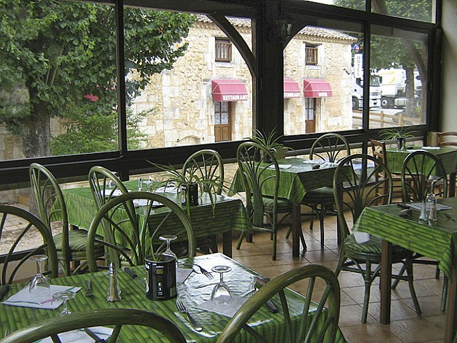 Campsegret - Hôtel-restaurant Les Tamaris