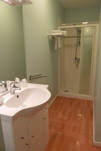 Hôtel-Caldero-Montpon-salle-d'eau