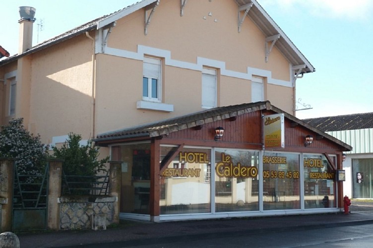 Hôtel-Caldero-Montpon-façade