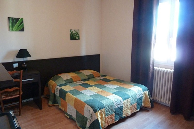 Hôtel-Caldero-Montpon-chambre1