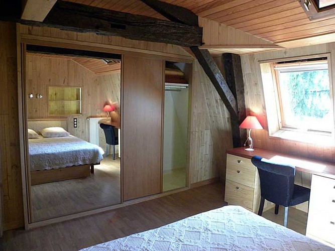 gite-vacances-noyer-chambre-parents-2