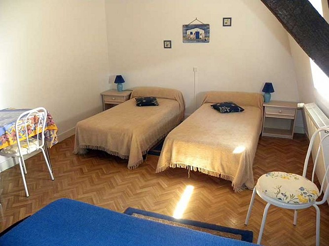 gite-vacances-noyer-chambre-enfants-2