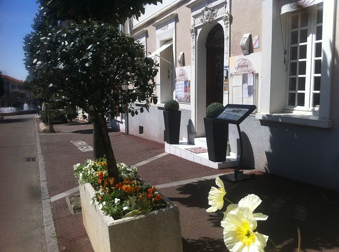 Façade hôtel Jambon 1