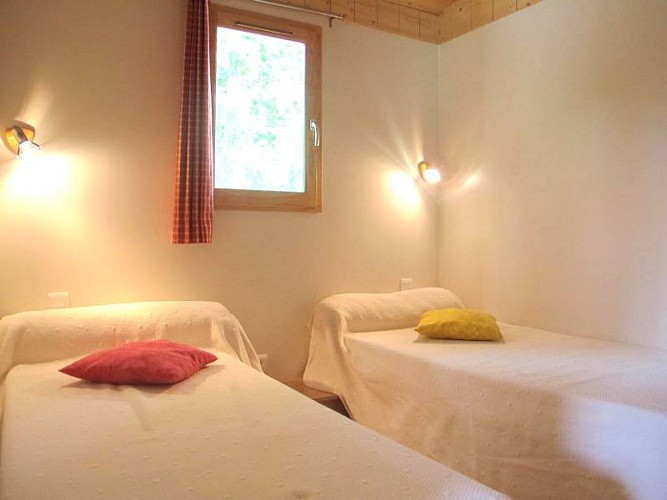 HLOAQU047FS002RW_PINDERES_HLL001A_chambre2