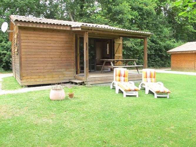 HLOAQU047FS002RW_PINDERES_HLL001A_chalet