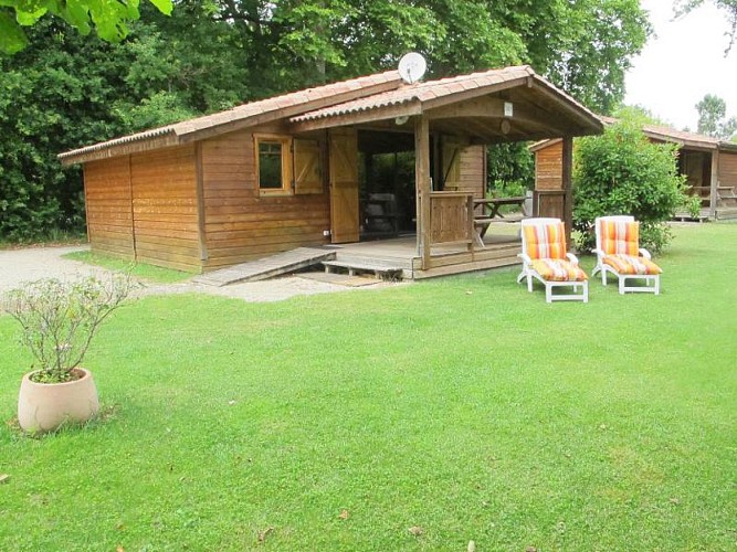 HLOAQU047FS002S1_PINDERES_HLL001C_chalet