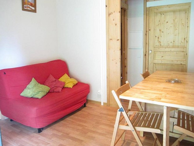 HLOAQU047FS002S1_PINDERES_HLL001C_coinsalonbis