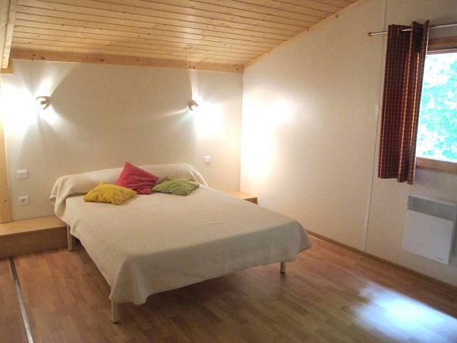 HLOAQU047FS002S1_PINDERES_HLL001C_chambre1